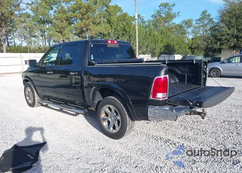 2018 Ram 1500 Laramie 4X4 5'7 Box z USA, uszkodzony, nr VIN 1C6RR7NTXJS213625